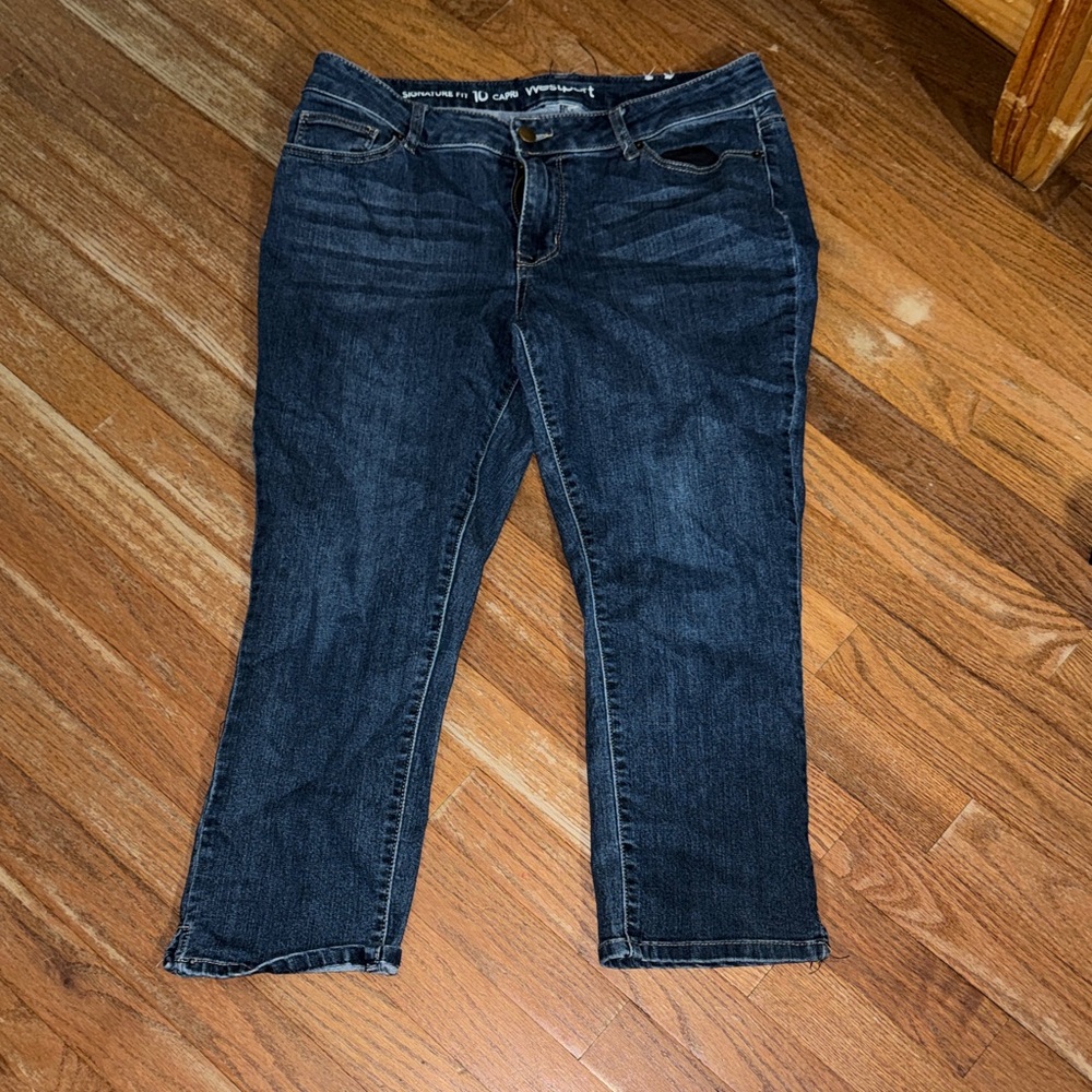 Dark Wash Women’s Jeans - Classic Straight Fit capris